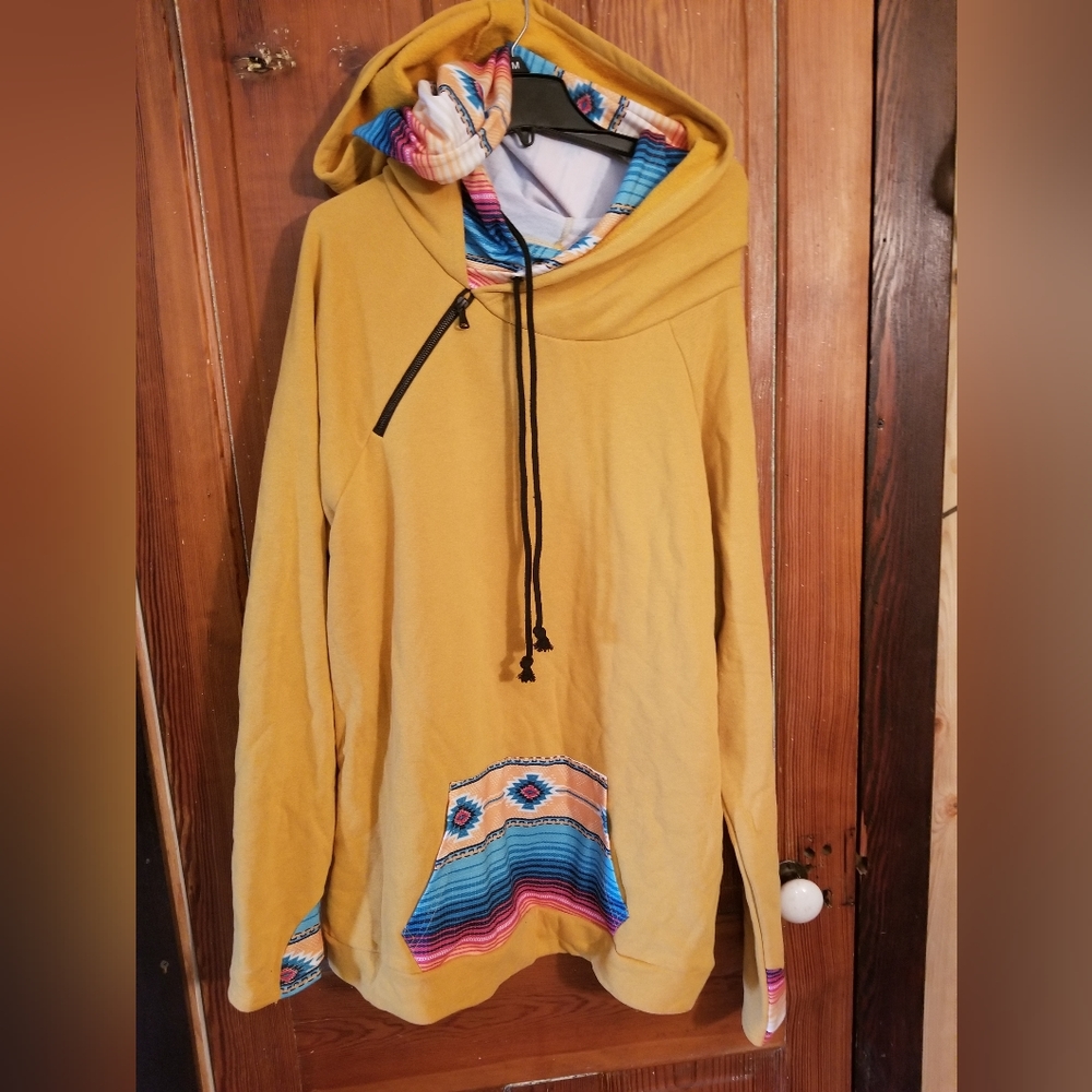 Cheekys Serape Hoodie